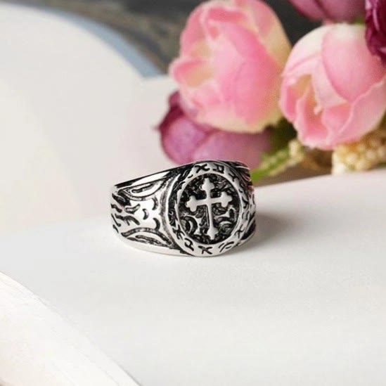 Classic Silver Cross Ring with Ornate Patterns