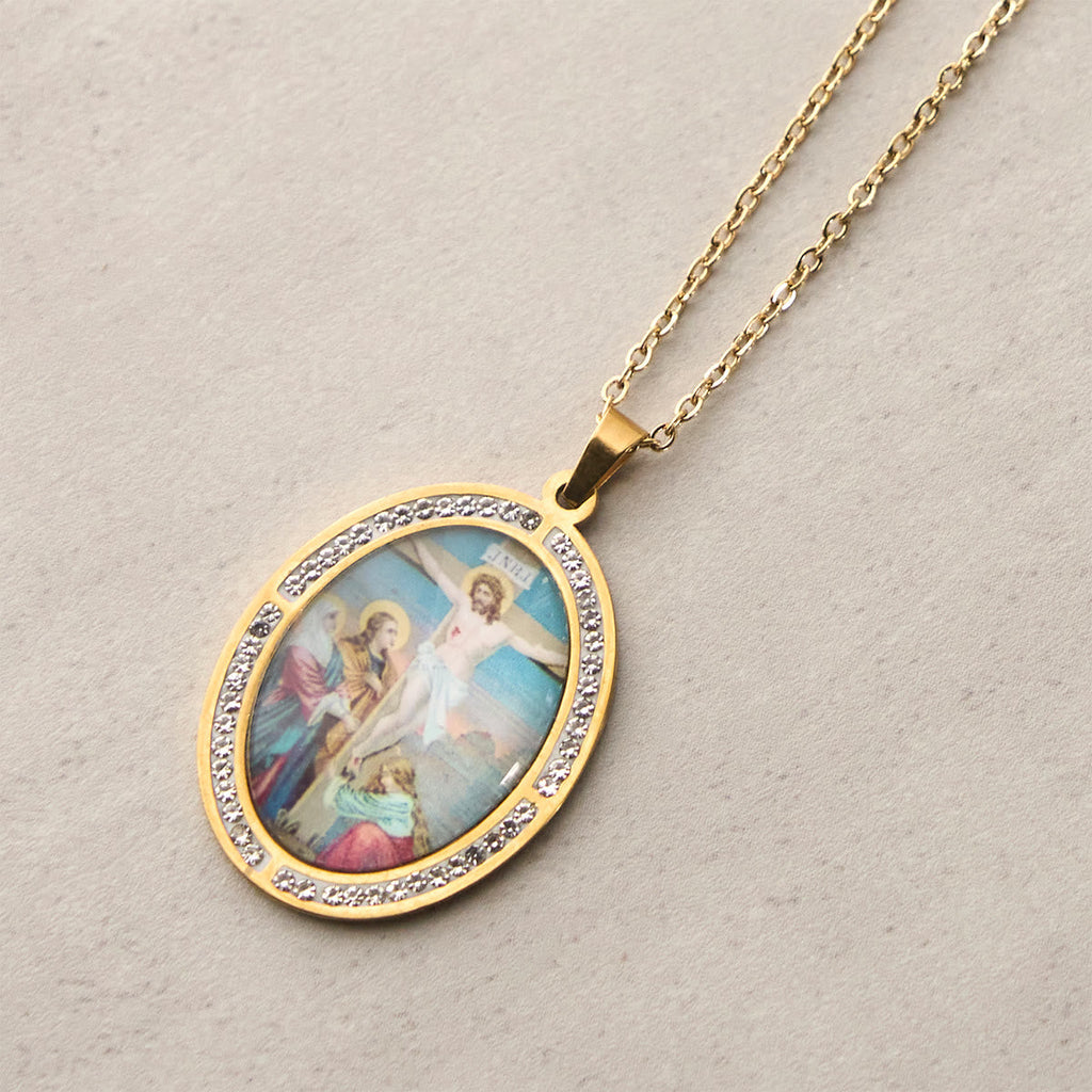 Vintage Style Oval Crucifix Scene Pendant Necklace with Sparkling