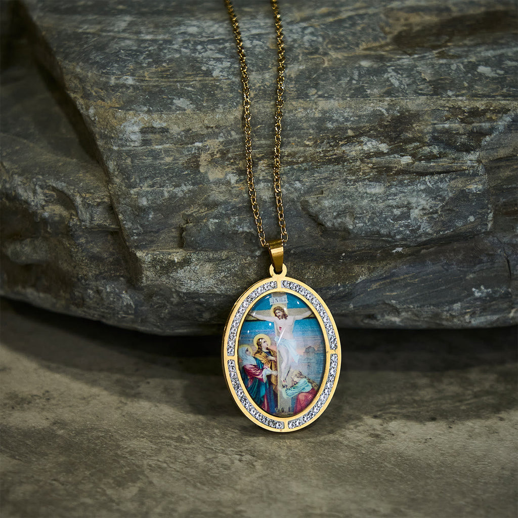 Vintage Style Oval Crucifix Scene Pendant Necklace with Sparkling