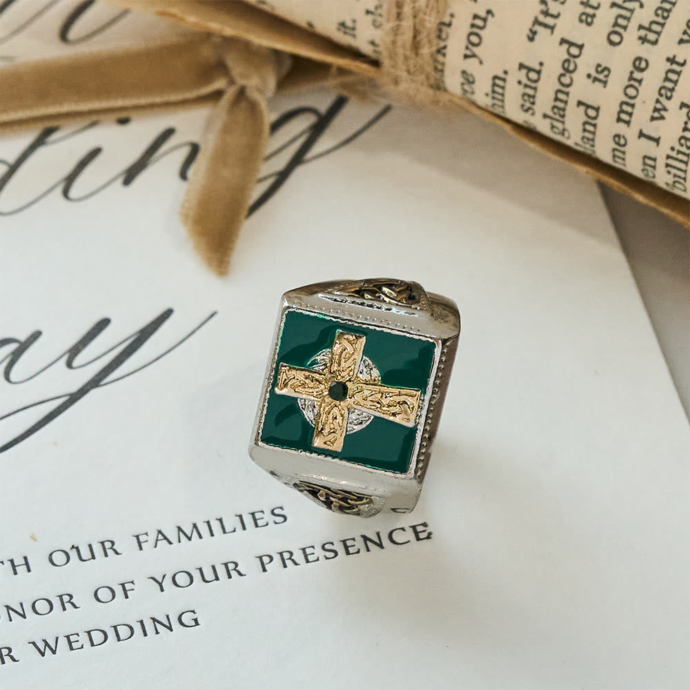 Vintage & Classic Crucifix Irish Celtic Blessing Ring