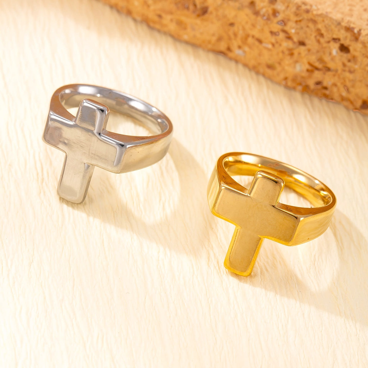 Cross-Centric Metal Ring