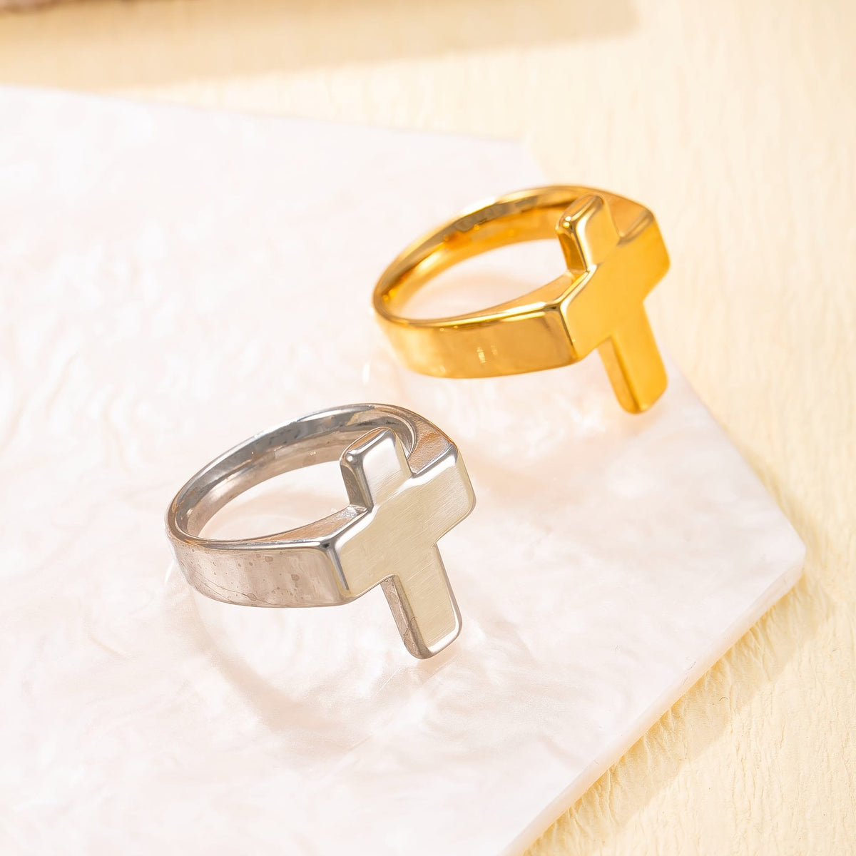 Cross-Centric Metal Ring