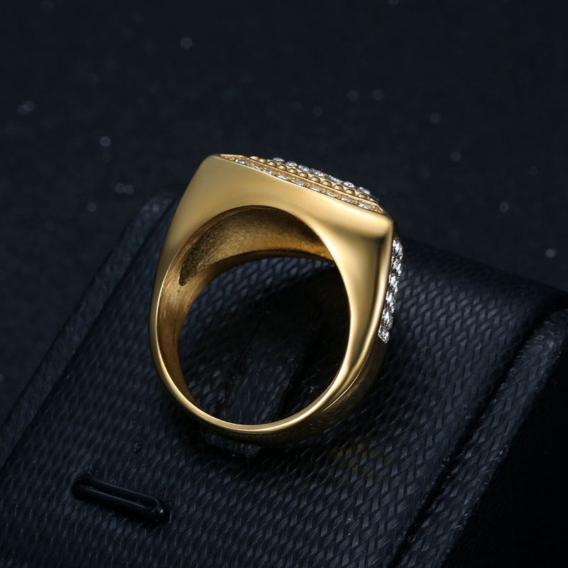 Bold Shield Cross Band Ring