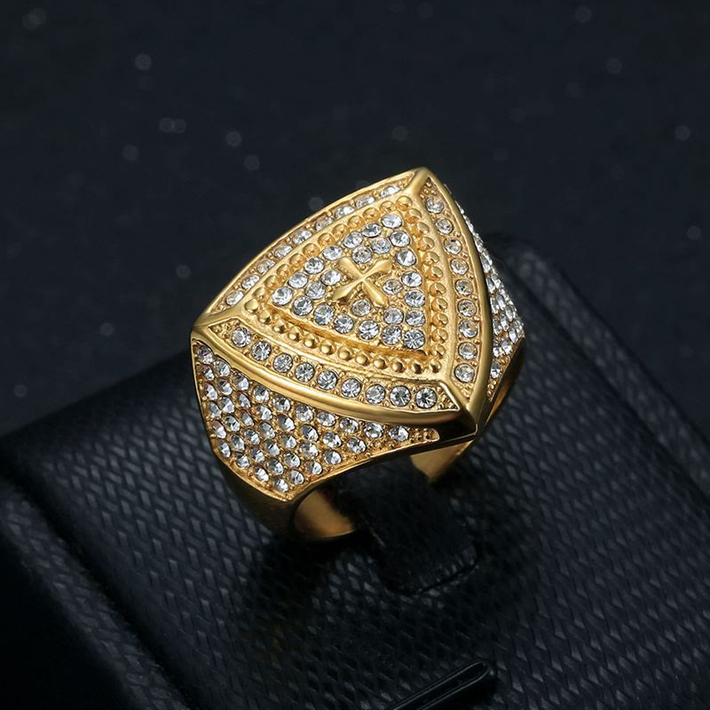 Bold Shield Cross Band Ring